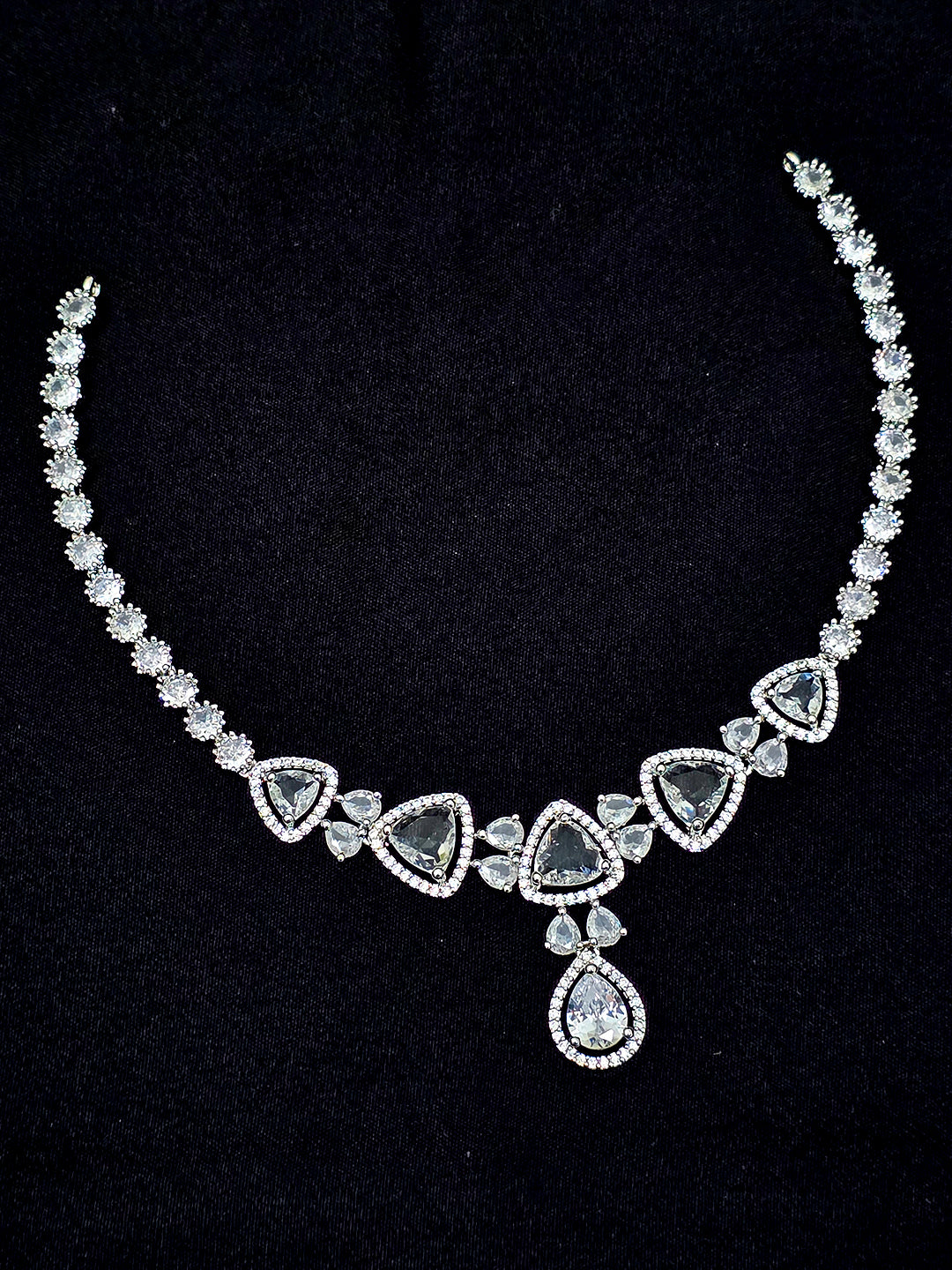 Premium Quality Ad Neckset With Studs - Silver