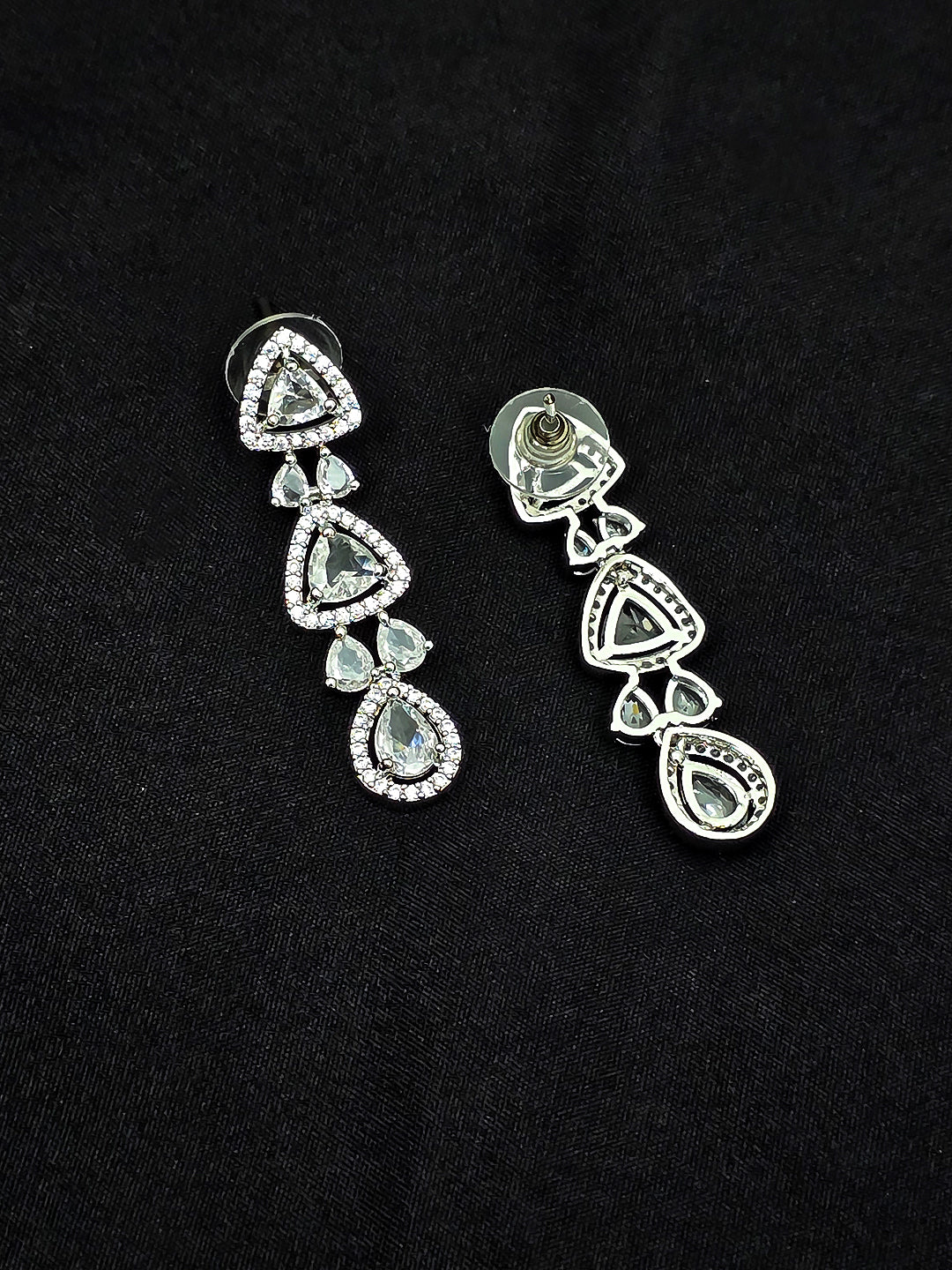 Premium Quality Ad Neckset With Studs - Silver