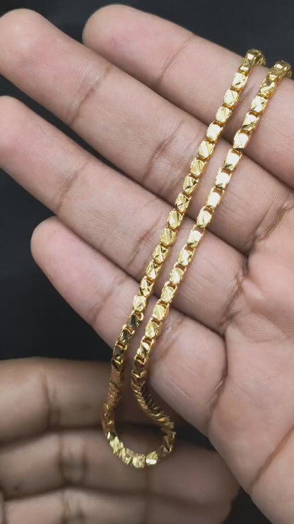 Elegant Unisex Gold Square-Link Chain