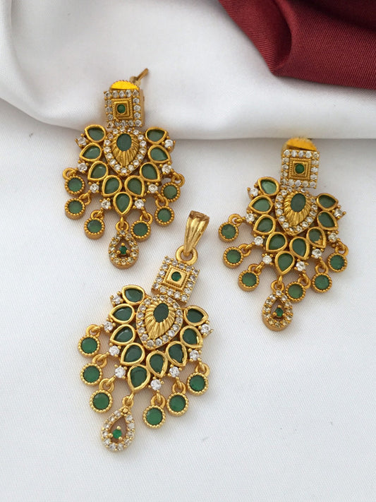 American Diamond Dollar With Earrings - Green